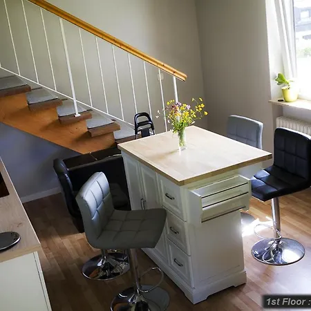 Spacious Quiet Duplex In The Middle Of Grassland, Private Sauna, Massage Sofa, Terrace, Garden Apartmán